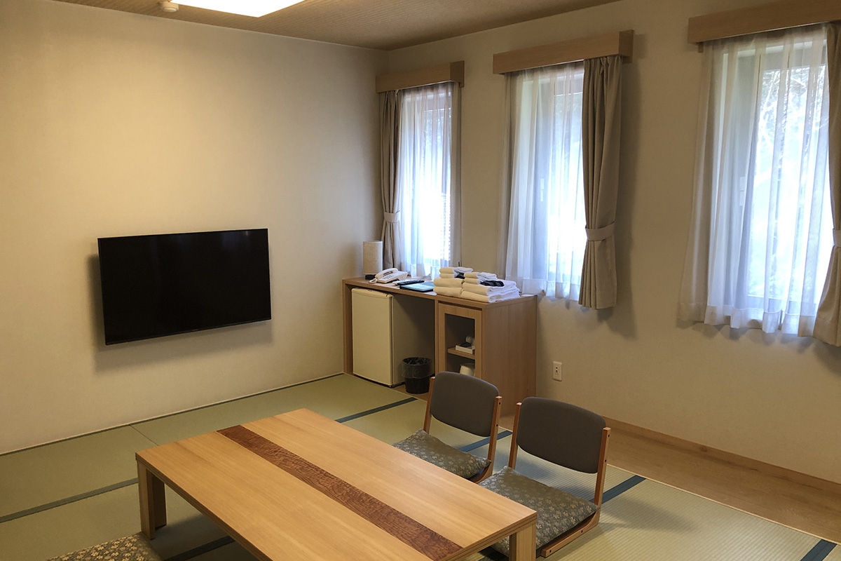 Japanese-style room with 8 tatami mats